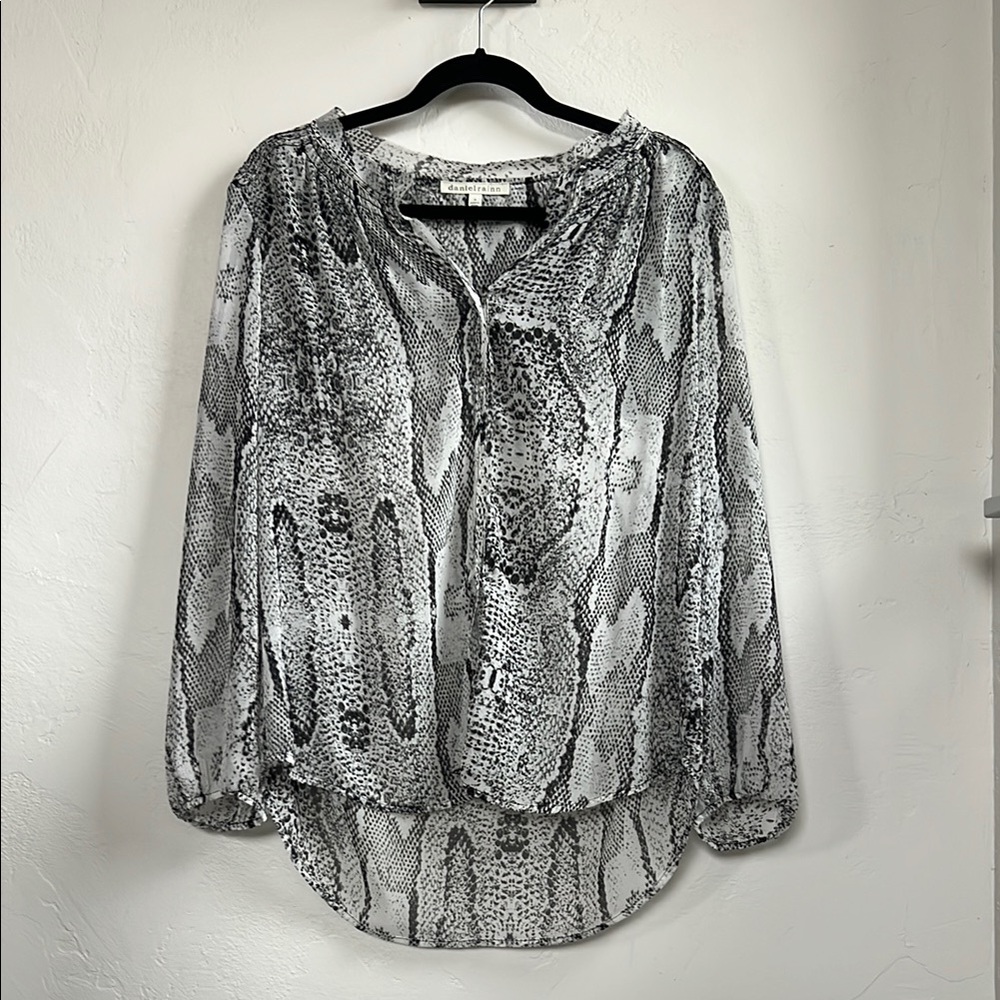 Daniel Rainn Women's Snake Print Blouse
